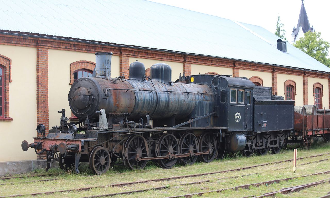 Aponeyrvsh: Stories and Experiences from Around the Globe